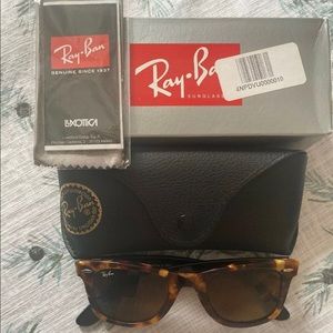 Ray-Ban 2140 wayfarer sunglasses